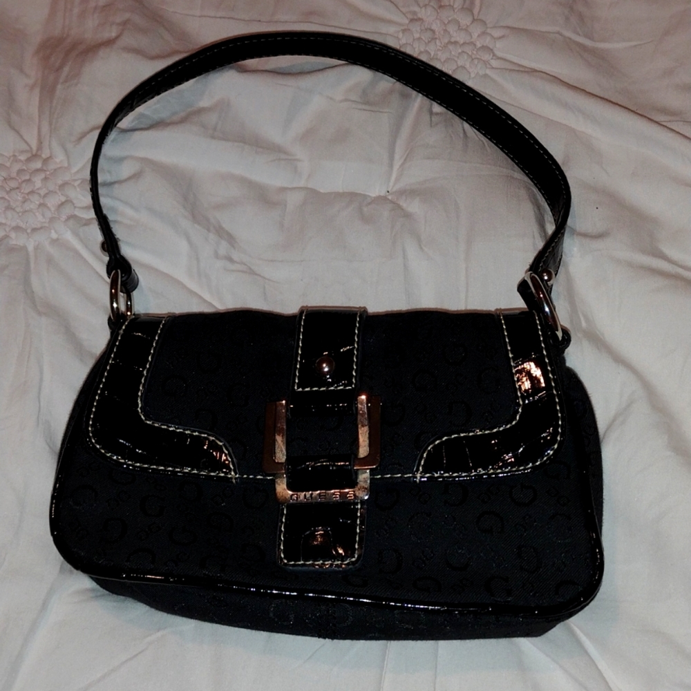 Small black guess purse